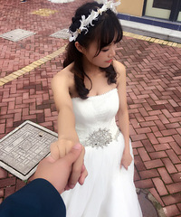 穿着婚纱去旅游