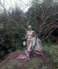 "去后山帮父亲背生姜,活生生被这\"小妞\"吓一跳,是恶作剧吗"
