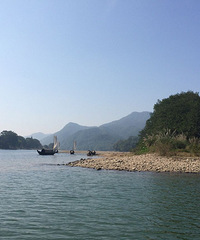 船在碧波行 人在画中游 古堰画乡