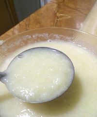 调皮买了个青木瓜,做起青木瓜牛奶饮