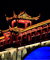 廊桥夜景美不胜收