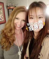 美帝和美丽人妻合影