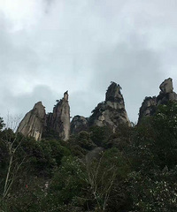 过年来趟三清山 天空很蓝山很美