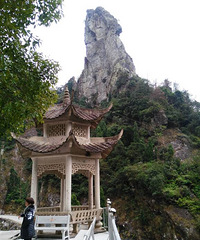雁湖景区旁的梯云谷 风景也是不错哦