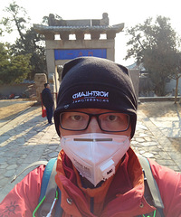 泰山差点爬哭了 两只大腿都都抽筋啊