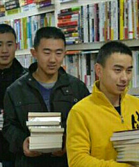 ���۸��᡿���������ϣ�����Ը��ѧУͳһ�����Լ�ȥ�»������