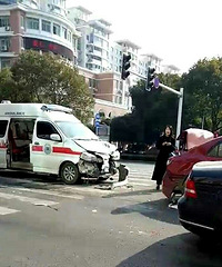 �۱��ϣݾȻ�����˽�ҳ���ײ