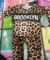 ����װŮͯװ�������к����˶���ͯ��װ