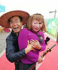 ���������зۺ�����ܣ���Ů��һ�����ٵ�����Ϯ��