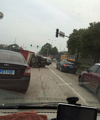 �����ϡ�ɳ�����̵ƿ�һ����Ħ�г������ˣ�����Ī�����