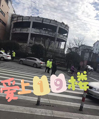 �����������һ�ѽ�����ŷ��ͣ�������ڴ��迨��Υ��