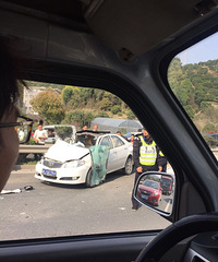 �����ϡ�����ײ�������ֳ��е�ң�����������˾ͺ�����