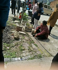 ���ԣ����ھ���ͣ��λ���Ƕ�һŮ�Ӱѳ�Ʊ˺�����ض���