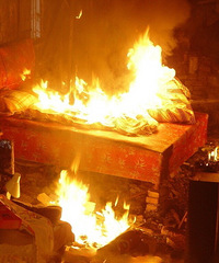 �����м�����Ϊ����λ��������Ա�ܰ��ƽֵ�����