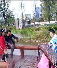 �����ϡ�����װ��Ů�ڹ�԰���٣��ֳ������ܶ���Χ��