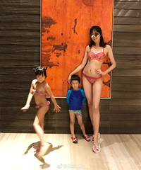 "剖腹产四次的肚子长这样 陈浩民老婆逆天了!"