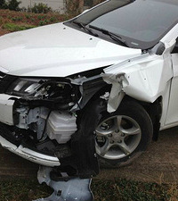 ����ĳ��ؼҾ���10����ٶ�ײǽ����