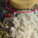 食堂用香蕉下饭