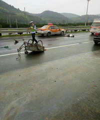 �����ϡ����⳵ײ�����ֳ����ˣ�ײ�ĺ����أ����ơ���