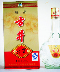 ����̨�����հ׾ƣ�8-9��ĳ����Ͼ�