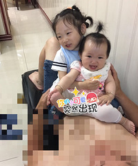 爷爷变身“小马儿”