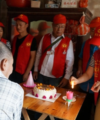 �����幤Ϊ�ӼҰ����¹�������ף����