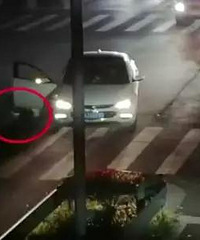 Ů�ӿ񱼴󺰡�ײ�ҡ�