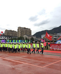 �����ϡ��������˶��ῪĻʽ������һ���֣������ഺ�ĳ����ͻ���