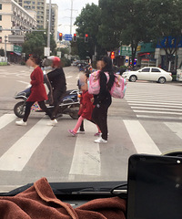 �����ϡ�ĸ���������㱳��Ϊ��ĬĬ����