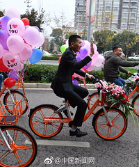 С���ﹲ������ӭȢ��ѧ��Ů�� ��ƴ����ƴ�Ҹ�