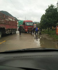 �����ϡ��ҳ�˾�������ʣ�ǿ��Ħ�е�ˮ�ӣ�