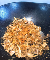 炒了个半干的鸡肉松