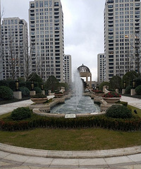 �����׸�ɫ��̫���ˣ�����ϲ��סůɫ���ķ��ӡ�