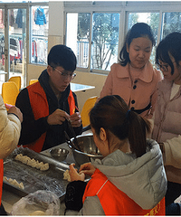 "温岭人保财险爱心义工队走进儿童之家"