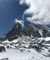 彩云之南 天净得像一片蓝海 美的不像话