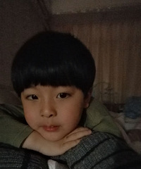 "现在睡前必须讲故事"