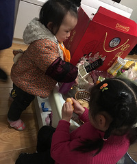 "姐姐给你剥橘子(童言无忌)"