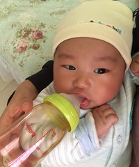 "6个月内纯母乳喂养的宝宝需不需要喂水?"