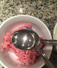 玉米肉饼 上浆这步很重要
