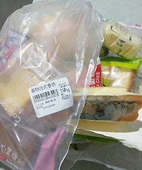 天气热了,超市的这种面包蛋糕容易发霉
