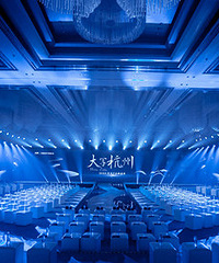 ����Ϊ��� 2018��ҷ���Ʒ��ʢ�䣬Բ����Ļ��