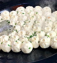 馅多汁多 三肉一菜7元