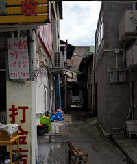 ̨����·��ʮ�ﳤ�֣�ǰ���������Ž�