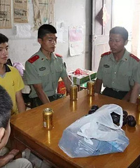 ���򵥣�̨������İ�̥��һȺ�˰��ţ�15����һ�������