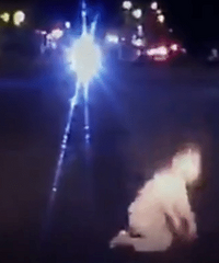 5��ŮͯͻȻ�ڳ���ײ�������� ����:Ůͯ��ȫ��