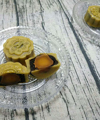 广式蛋黄豆沙月饼 怎么做往这看