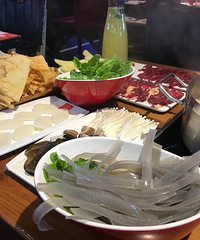 同样的一百多元,这家比另外一家吃的爽多了