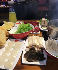 同样的一百多元,这家比另外一家吃的爽多了