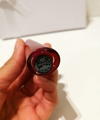 女生的化妆包里,是不是总少一支口红?