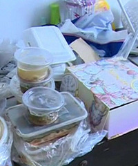 高档小区房租给女生,2年后男房东一开门就崩溃了……